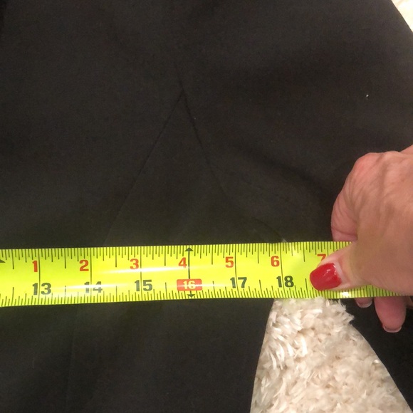 Classic/ flair back Blazer🌸 - Picture 3 of 11